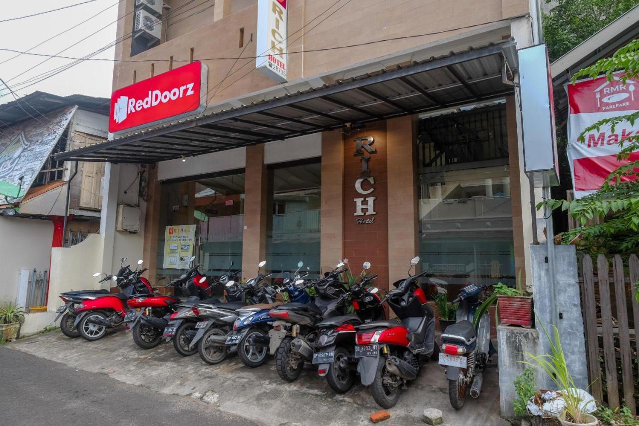 Reddoorz At Hotel Rich Parepare Near Pantai Mattirotasi Exteriör bild