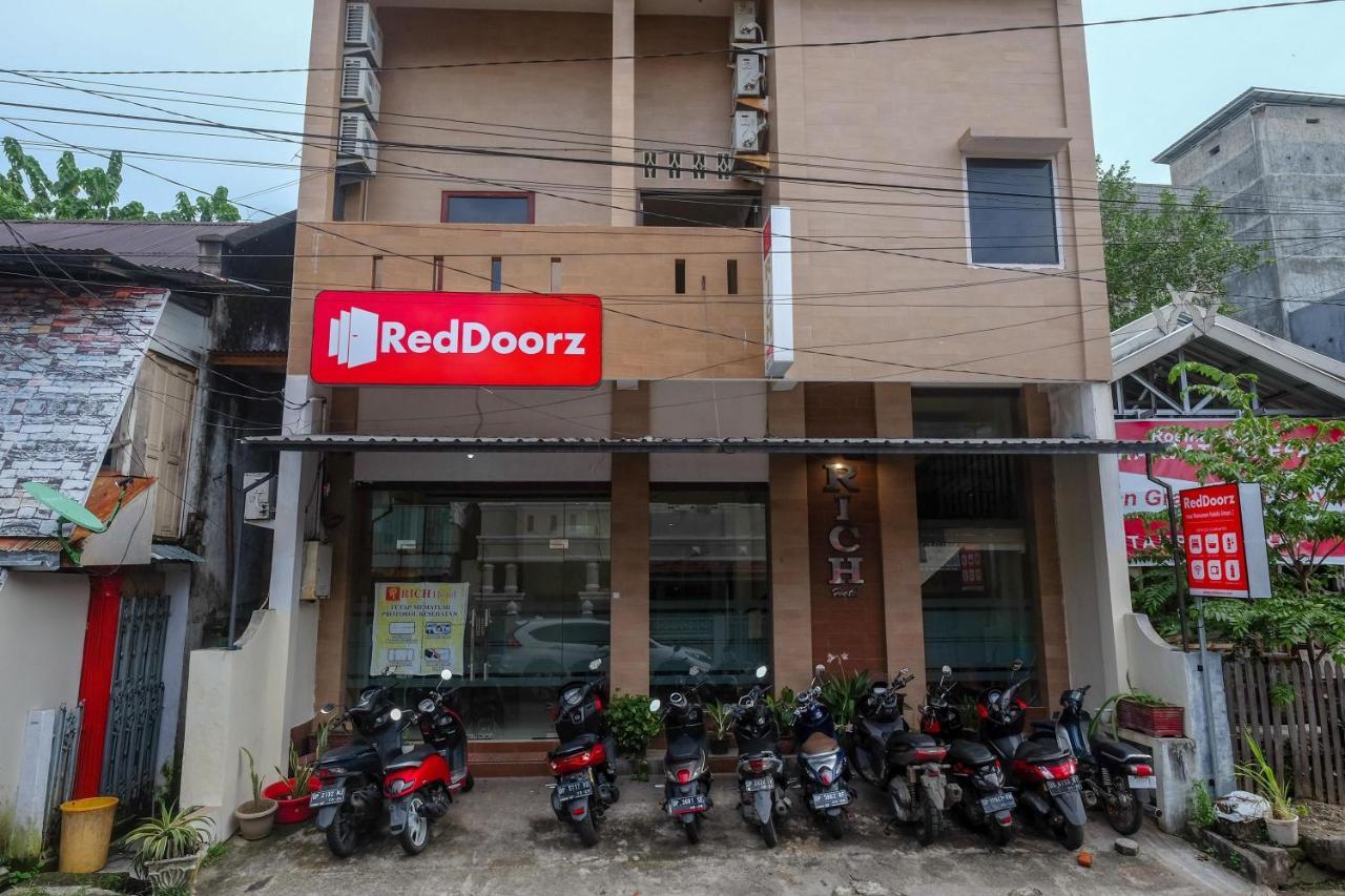 Reddoorz At Hotel Rich Parepare Near Pantai Mattirotasi Exteriör bild